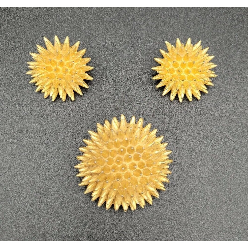 Vintage De Nicola Sea Urchin Gold Tone Clip On Earrings and Pin Brooch Set